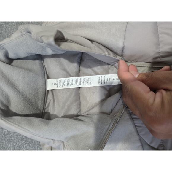 New with tags! Lululemon Gray puffer down vest women’s size 2 - Picture 5 of 8